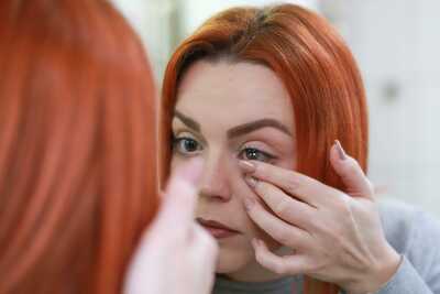Ako nasadzovať a vyberať kontaktné šošovky