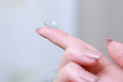 Kontaktná šošovka - história a typy kontaktných šošoviek