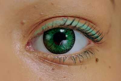Typy farebných kontaktných šošoviek